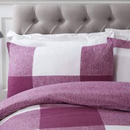 Smart Living Luxury Gingham Check Plain Reversible Duvet Cover With Pillowcases in Plum - Size: Double - thumbnail 3