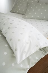 Catherine Lansfield 'Brushed Polka Dot' Cotton Fitted Sheet in Green - Size: Double Fitted - thumbnail 2