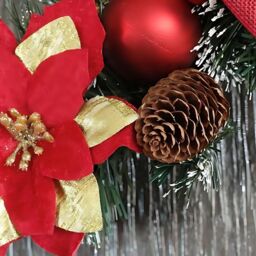 Marco Paul Christmas Artificial Wreath Decoration - Red Baubles 40cm Poinsettia in Green - thumbnail 6