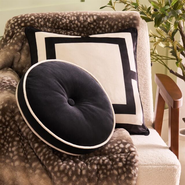 OHS Ultra Soft Velvet Round Seat Cushion Pleated Floor Pillow in Black - Size: 40 cm x 40 cm - image 1