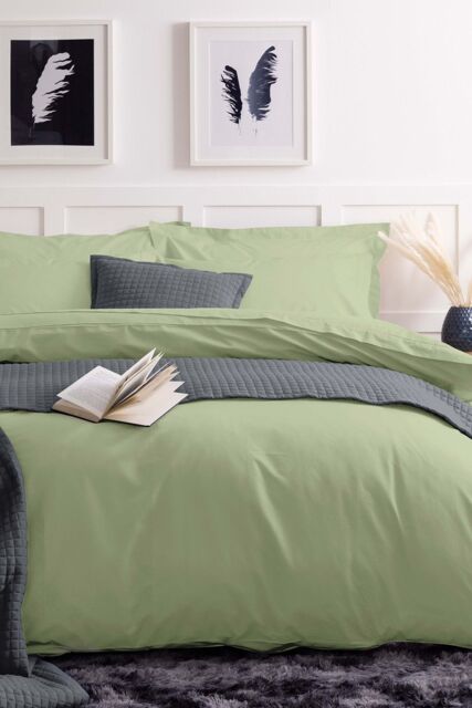 Belledorm Easy Care 200 Thread Count Cotton Polyester Percale Duvet Cover in Olive - Size: Double - image 1