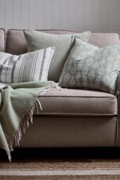 Murmur 'Finn' Cotton Cushion in Light Green - Size: 40 cm x 60 cm - thumbnail 3