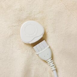 Alecome Women's Electric Heated Throw Blanket Washable 220gsm Fleece Remote Timer in Cream - thumbnail 4