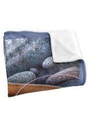 JQ Licensing Trout Fishing Reel Silky Touch Super Soft Throw Blanket 152 X 127 cm in White - thumbnail 3