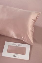Silky Silks 100% Mulberry Silk Standard Pillowcase in Dusty Pink - Size: Standard Pillow Case - thumbnail 3