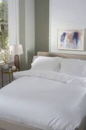 The Lyndon Company Kingston Soft Cotton Duvet Set in White - Size: Single - thumbnail 3