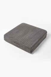 Homescapes Suede Orthopaedic Foam Armchair Booster Cushion in Grey - Size: 50 cm x 50 cm - thumbnail 3