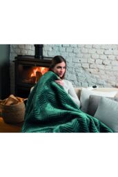 Dreamland 'Hurry Home' Deluxe Velvet Warming Emerald Green Throw - thumbnail 5