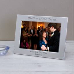 Uniqueful Personalised Mother of the Groom Silver Plated Picture Frame 7x5 - Size: 1 Pack - thumbnail 3