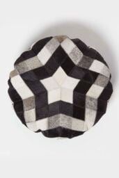 Homescapes Geometric Star Round Leather Cushion 40 cm in Brown - Size: 40 cm x 40 cm - thumbnail 1