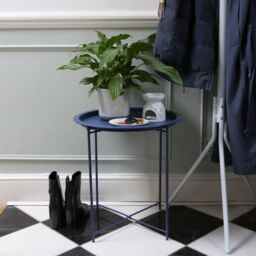 Harbour Housewares Round Steel Tray Tables - Set of 2 in Navy - thumbnail 5
