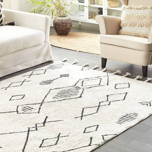 Wyld and Coco Cotton Rug 140 x 200 cm Off-White Black Geometric with Tassels in White - Size: 140 cm x 200 cm - image 1