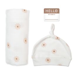 Lulujo Bamboo Hat & Swaddle Blanket Gift Set-Daisies - thumbnail 2