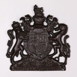 Glasstone Rustic Iron Style 37cm Cast Metal Coat of Arms in Dark Brown - thumbnail 1