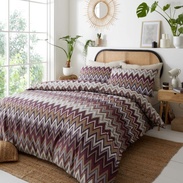 Portfolio Home Tyler Zig Zag Bedding Duvet Cover Quilt Set with Pillowcase in Purple - Size: Super King - image 1