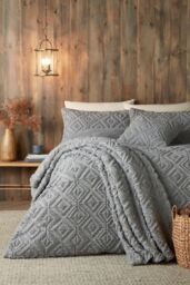 Fusion 'Geo Fleece' Fleece & Sherpa Filled Cushion in Grey - Size: 43 cm x 43 cm - thumbnail 2