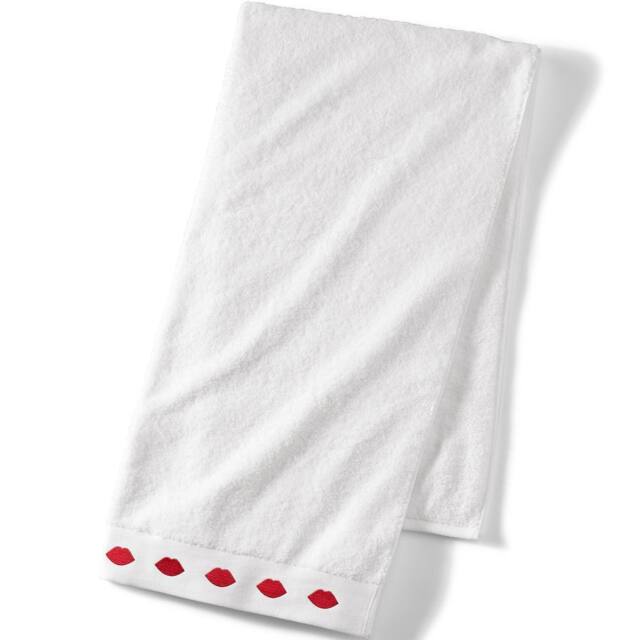 Lands' End Lulu Guinness Lip Embroidered Bath Towel in White - image 1