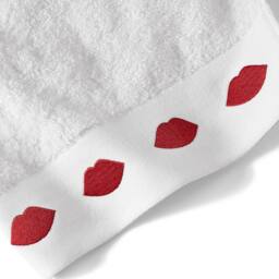 Lands' End Lulu Guinness Lip Embroidered Bath Towel in White - thumbnail 2