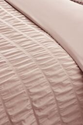 Catherine Lansfield 'Seersucker Frill' Duvet Cover Set in Pink - Size: Double - thumbnail 3