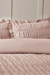 Catherine Lansfield 'Seersucker Frill' Duvet Cover Set in Pink - Size: Double - thumbnail 2