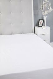 Snug City Fitted Sheet Polycotton Plain Dyed Extra Deep 25cm Bed Linen in White - Size: Super King - thumbnail 3
