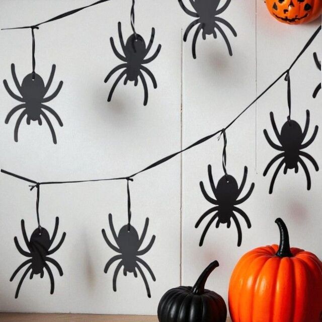 Garden Greatness 3m Halloween Hanging Spider Bunting in Black - Size: 1 Pack - image 1