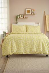 Deyongs Lazy Daisy Duvet Set in Printed Flower Design in Yellow - Size: King