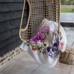 Benjamin Tate Design Human Skull With Flowers Blanket in Natural - Size: 120 cm x 150 cm - thumbnail 4