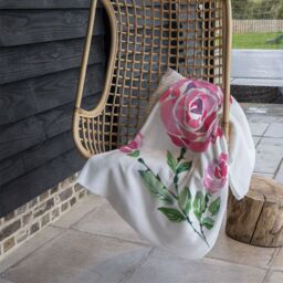 Benjamin Tate Design Rose Print Blanket in Natural - Size: 120 cm x 150 cm - thumbnail 4