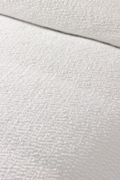 Catherine Lansfield Crinkle Seersucker Duvet Cover Set in White - Size: Super King - thumbnail 3