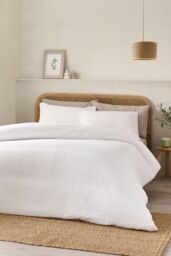 Catherine Lansfield Crinkle Seersucker Duvet Cover Set in White - Size: Super King - thumbnail 1