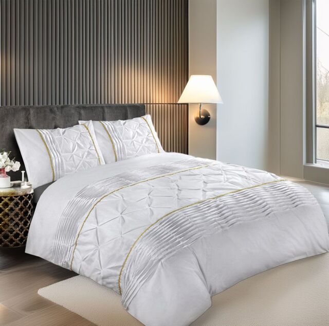 Snug City Duvet Cover & Pillowcase Set Modern Pintuck Border Pleated Bed Linen in White - Size: King - image 1