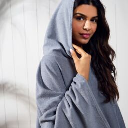 OHS Women's Poncho Oversized Hooded Towel Bath Beach Robe in Charcoal - thumbnail 4