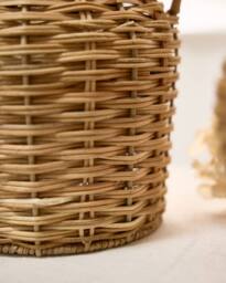 Dibor Traditional Rattan Home Decor Urn Flower Vase in Natural - Size: Medium - thumbnail 3