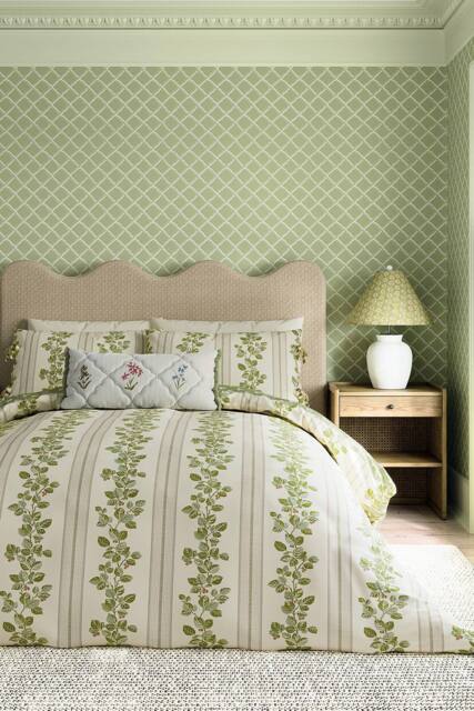 Sanderson 'Cobnut Stripe' Cotton Duvet Cover Set in Green - Size: Single - image 1