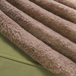 OHS Jumbo Faux Fur Fleece Throw Ribbed Fluffy Blanket in Light Brown - Size: 120 cm x 150 cm - thumbnail 2