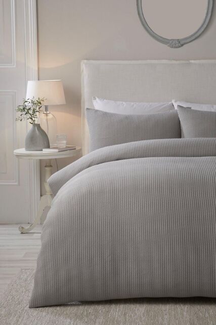 Serene 'Lindly' Waffle Duvet Cover Set in Silver - Size: Single - image 1