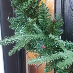 Samuel Alexander 50cm Hanging Artificial Green Norfolk Pine Christmas Wreath with PE & PVC Tips - thumbnail 5