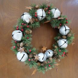 Shatchi 25cm Bells Stars & Pine Green Christmas Wreath - thumbnail 4