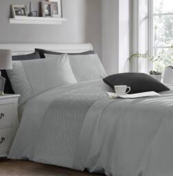Velosso Quilted Geo Duvet Cover & Pillowcase Set in Silver - Size: King - thumbnail 1
