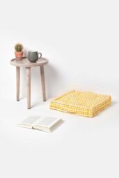 Homescapes Cotton Gingham Check Floor Cushion in Yellow - Size: 50 cm x 50 cm - thumbnail 2