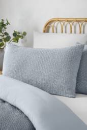 Catherine Lansfield Crinkle Seersucker Duvet Cover Set in Blue - Size: Single - thumbnail 2