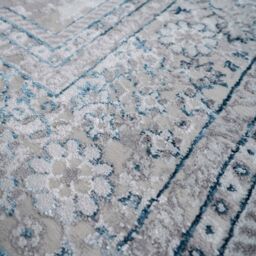 Kukoon Blue Grey Distressed Traditional Medallion Bordered Rug in Baby Blue - Size: 120 cm x 170 cm - thumbnail 4