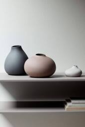Blomus Nona Set of 3 Porcelain Vases - Bark/Micro Chip - thumbnail 3