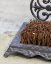 Dibor Traditional Cast Iron Ornate Outdoor Garden Boot Brush & Scraper in Brown - Size: Medium - thumbnail 3
