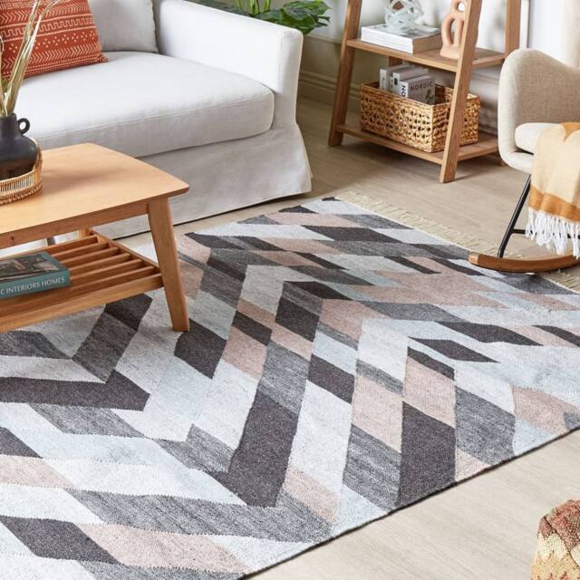 Wyld and Coco Boho Nest Handwoven Jute-Cotton Rug 140 x 200 cm Multicolour Tassels - Size: 140 cm x 200 cm - image 1