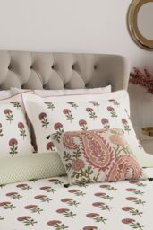 V & A 'Regal Marigold' Cotton Duvet Cover Set in Cream - Size: Single - thumbnail 2