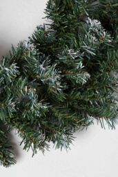 Homescapes Green Snow Dusted Christmas Wreath, 18 Inches - thumbnail 2