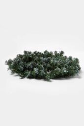 Homescapes Green Snow Dusted Christmas Wreath, 18 Inches - thumbnail 3