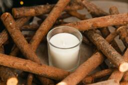 Marco Paul Spiced Cinnamon Scented Glass Candle in White - thumbnail 4